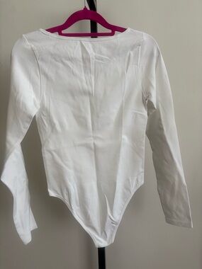 🔥 OQQ Classic White Long-Sleeve Bodysuit - Women